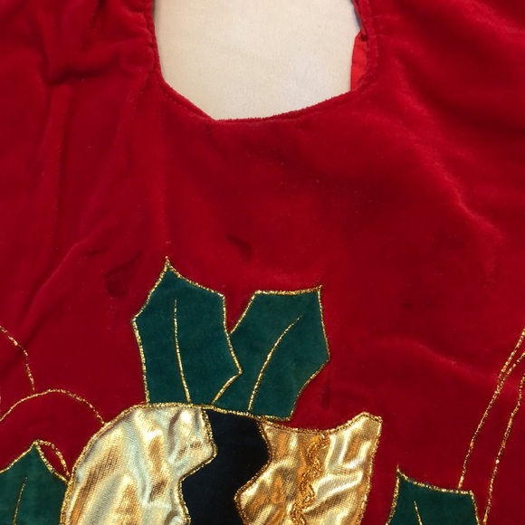 Elegant Red & Green Velvet With Bells Christmas Tree Skirt 44" Wide - Picture 3 of 4
